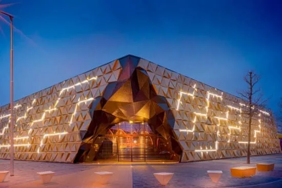 معماری و نورپردازی