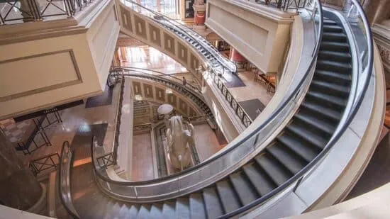 Escalator مارپیچی