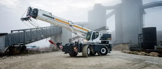 crane متحرک برای زمین های ناهموار