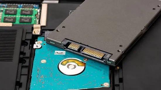 هارد SSD چیست