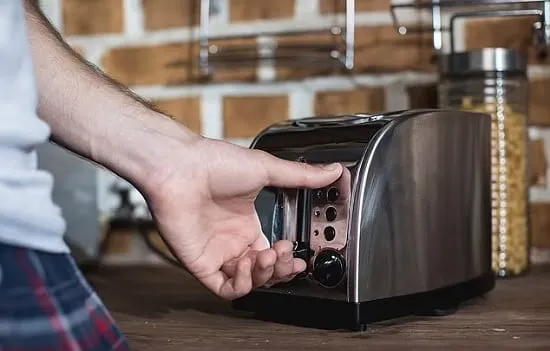 گیره نگهدارنده نان در Toaster پایین نمی ماند