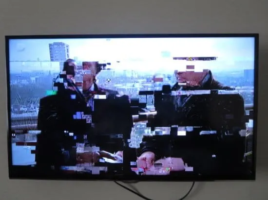 صفحه نمایش تلویزیون پیکسلی می شود