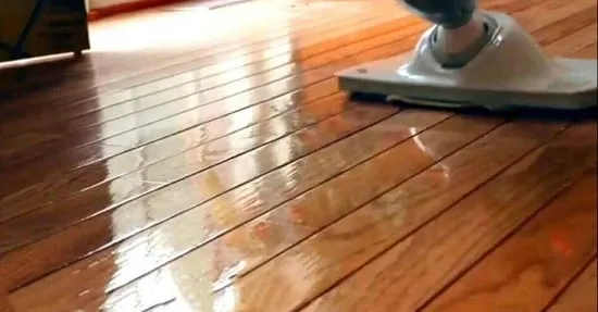 آب از نازل بخارشوی خارج می شود