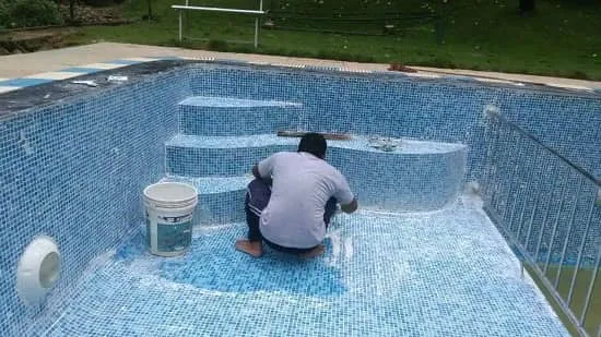 چسب عایق استخر
