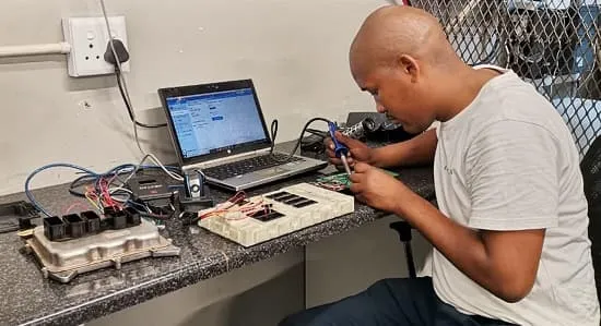 معرفی شغل تعمیرات ecu