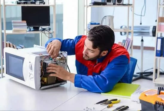 کارآموزی و تجربه عملی