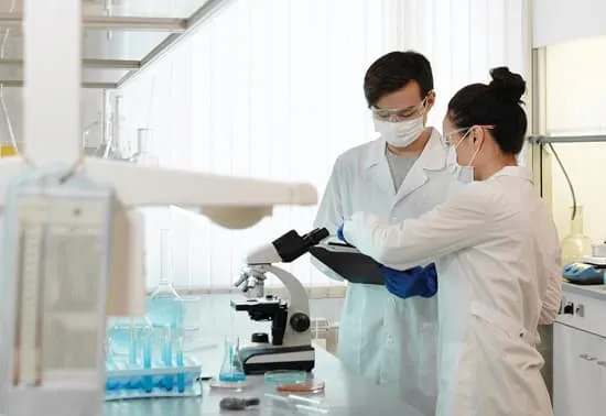 چگونه از یک آزمایشگاه اعتبارسنجی شده استفاده کنیم؟