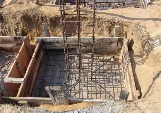 پارامترهایی برای تقویت فونداسیون منفرد