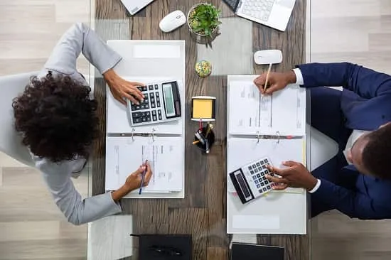 مالیات‌ کسب و کار اینترنتی برای چه کسانی است؟